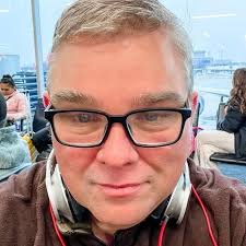 Happy New Year! May 2025 bring you all great happiness, abundant health,  and cool sunsets