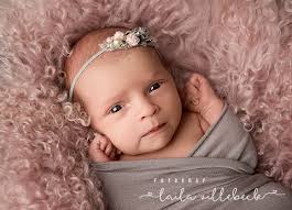 Olivia, nyfödd och strålande vacker » Nyföddfotograf och Smash the Cake i  Linköping