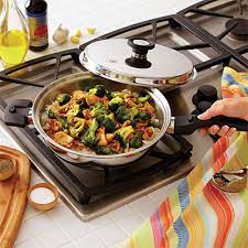 Heat is spread evenly and the foods cook from the wok turn out nice in appearance and taste well overall. Nutraease 11 Inch Wok