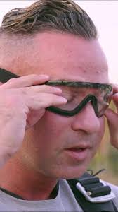 the boys have successfully sent Mike into the sky, but Laurens still has no  idea 😅 buckle up for a new #JSFamilyVacation at 8p