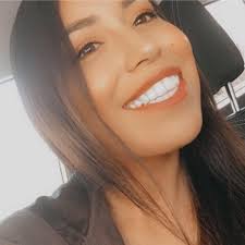 Who is an experienced eyebrow specialist in Tulsa?