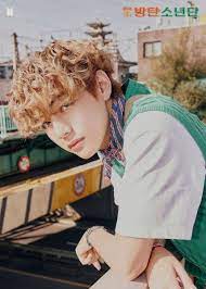 Not only are we entering a new year, but it's a whole new decade as well. V Philippines On Twitter Photo 201111 Bts 2021 Season Greetings Cut Https T Co Gem8muytko Bts V Taehyung Bts Twt
