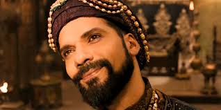 Liam Neeson Relives Filming A 1980s Clint Eastwood Movie (Complete With His  Eastwood Impression)