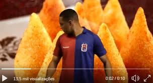 Prestes a completar 99 anos, o clube sucumbiu frente a um ano que combinou escândalos extracampo e sequência de fiascos nas quatros linhas. Coxinha E Provocacoes Twitter Do Parana Nao Se Contem Apos Vitoria Sobre O Coritiba Brasileirao Serie B Ge