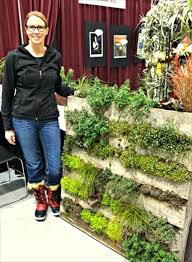 Diy Paletten Vertikalgarten Ist Eine Grossartige Leistung Fur Gartenornamente Mit Vertikaler Ausrichtung In 2020 Vertikaler Garten Diy Paletten Garten Vertikaler Garten