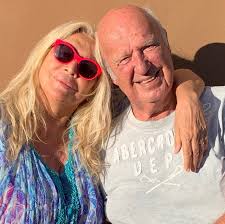 Mara venier (il cui nome vero è mara provoleri) nasce il 20 ottobre del 1950 a venezia. Mara Venier Reveals My Husband Had Butlers Waiters Drivers And Bodyguards