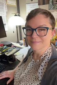 Kim Cathcart's Instagram, Twitter & Facebook