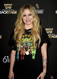 It's been nearly 20 years since the release of avril lavigne's sk8er boi, but the song has aged the way a classic bop is meant to—that is to say, iconically well. Avril Lavigne Best Beauty Looks Popsugar Beauty