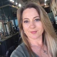 Karen Abbey's Instagram, Twitter & Facebook