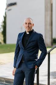 Daniel Eklund tas emot som ny domprost i Västerås stift