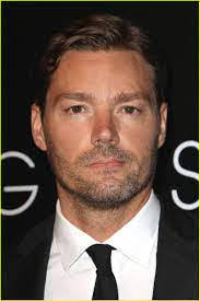 Chris Meyer's Instagram, Twitter & Facebook