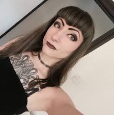 Hello, lovely cat mums and dads. What is the best cat litter for Outer  control? My boys have a box, but won't use it with the flap