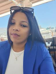 please remove that lady with a cap and change my background