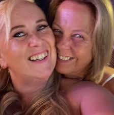 Sunny Sunday's are for long walks, Brie and bubbles 🥂☀️