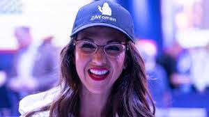 Lauren Bow's Instagram, Twitter & Facebook