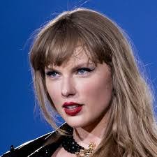 Destin Taylor's Instagram, Twitter & Facebook