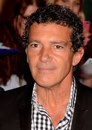 Antonio banderas (@antoniobanderas), el guardaespaldas del cine español, protagoniza nuestra portada de junio. Antonio Banderas Wikipedia