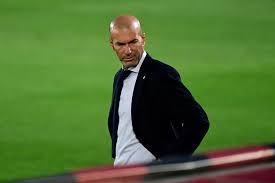 Zinedine zidane looks on following the la liga match between granada cf and real madrid. Report Zinedine Zidane Holding Out For The Psg Managerial Job