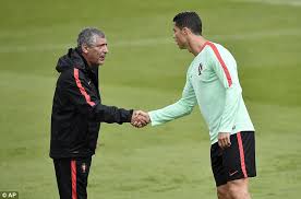Com fortes influencias da house music nos seus sets, mescla de forma clássica e inteligente as variações da própria. Cristiano Ronaldo Was Abused By Iceland Players Claims Portugal Boss Fernando Santos As His Side Prepare To Face Austria Daily Mail Online