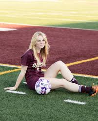 Senior spotlight brought to you by @selectsportamerica This is Melodie,  class of 2025! She was so personable, so polite and such a good sport.  Someone that never meets a stranger will go