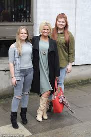 Kerry katona's daughter stunned with the striking resemblance she bears to her famous mother. Kerry Katona Tochter Lilly Mcfadden 17 Ist Das Ebenbild Ihrer Beruhmten Mama 39 Aktuelle Boulevard Nachrichten Und Fotogalerien Zu Stars Sternchen
