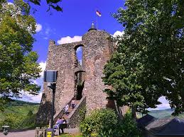 For burg saarburg and beyond, use our saarburg planning site to get the most from your saarburg vacation. Burg Saarburg In Rheinland Pfalz Ruine Spornburg Burgenarchiv De