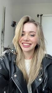 Ashleigh Barrett's Instagram, Twitter & Facebook