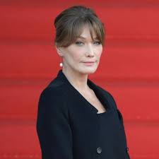The deafening silence that followed judge christine mée's verdict against the former french president nicolas sarkozy will be recorded in history books. Carla Bruni Und Nicolas Sarkozy Ein Cover Foto Der Beiden Sorgt Fur Lacher Gala De