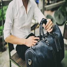 Những lợi ích nổi bật của túi xách nam du lịch | websosanh.vn