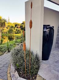 Kuruluşundan gunumuze değin, yeşil alanların peyzaj duzenlemeleri, drenaj ve otomatik sulama sistemleri. Rushes Metal Garden Art Large