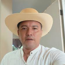 SUFRE HOY UNA FAMILIA TECOMENSE FUERA DE SU TIERRA Y LEJOS DE SU GENTE.....  Manuel Jacobo Ruiz tiene 6 años se encuentra en el hospital civil viejo en  Guadalajara internado, .... El