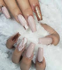 Pin By Adriana Vallejo On Manikyur Rose Gold Nails Design Gold Nail Designs Rose Gold Nails