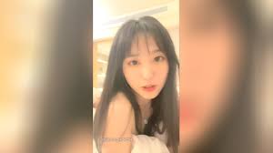 七七睡醒了，绝美女主播| Dank Wank