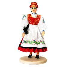 Wielkanocnemu poniedziałkowi towarzyszy zwyczaj polewania się wodą. Polish Art Center Kaszubka Paradna Traditional Polish Doll