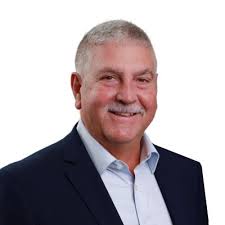 In today's fast-paced business world, a solid elevator pitch is your secret  weapon for making a memorable first impression.