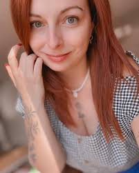 V a l é r i e 🫶🏻🖤