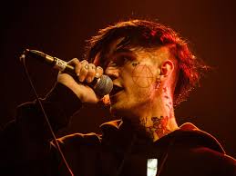 When a teenage grunge helping backstage at a rave is mistaken as a certain photographer's girlfriend, let's just say her life flips smartphone hintergrund. So Bewegend War Die Trauerfeier Fur Lil Peep Trend Magazin Trauerfeier Bilder Foto Wandcollage