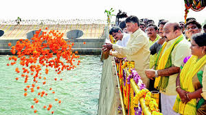 images?q=tbn:ANd9GcReaL6tYt6XGYVNoYqI6Mf