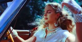 Настоящее имя эли́забет ву́лридж грант, англ. Lana Del Rey Kundigt Neues Album Fur Marz An Und Wird Zur Werwolfin