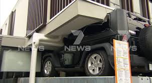 Storm clouds are seen over melbourne's cbd from royal park late on thursday. 7news Brisbane Melbourne Storm Damage The Ses Has Facebook