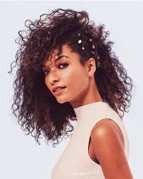 Talk about a cool party trick. 15 Pretty Christmas Hairstyles To Wear To A Holiday Party Best Holiday Hair Ideas
