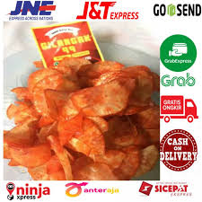 Bahkan keripik singkong ada yang di jual di pinggir jalan menggunakan gerobak hingga usaha semakim banyaknya keripik singkong yang dijual mulai dari harga yang fantastis sampai dengan. Keripik Singkong 1 Kg Keripik Singkong Pedas Keripik Singkong Balado Keripik Singkong Padang Kripik Shopee Indonesia