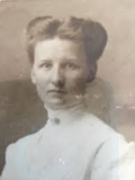 Clara Daugherty's Instagram, Twitter & Facebook