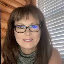 Donna Hiser's Instagram, Twitter & Facebook