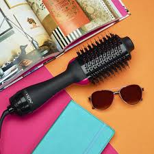 When i used a hair dryer to blow dry my hair, my hair would turn into a crazy, frizzy afro, and then i had to straighten it with a flat iron tool. Revlon Hair Dryer Brush Review 2021 Is It Really Faster Let S Find Out
