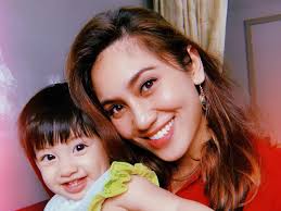 Ramona Zam Zam Kongsi Pengalaman Kali Pertama Bergelar Ibu