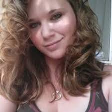 Karla Dean's Instagram, Twitter & Facebook