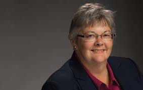 SIGNAL-ing Early Career Success