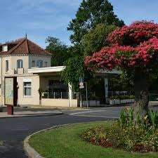 Le parc à thèmes est consacré à l'univers de la bande dessinée d'uderzo et goscinny : Le Parc Bewertungen Fotos Issoire Frankreich Tripadvisor