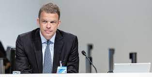 Bis rund 14.420 fiel der index in der mittagszeit und hat damit ei. Deutsche Bank Kundigt Harte Einschnitte An Finance Magazin